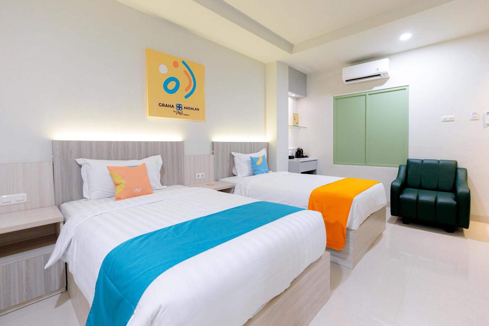 Sans Hotel 88 Andalan Surabaya By Reddoorz Exterior photo