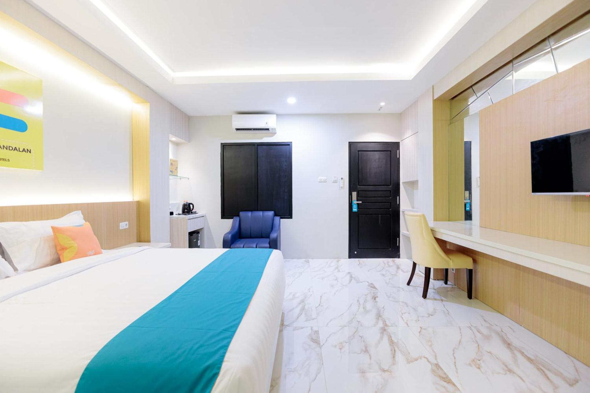 Sans Hotel 88 Andalan Surabaya By Reddoorz Exterior photo